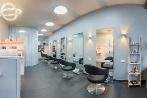 Friseursalon & Zweithaarstudio ChicSaal image