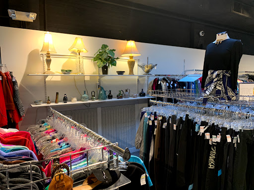 Thrift Store «Goodwill Second Debut Carytown», reviews and photos, 3114 W Cary St, Richmond, VA 23221, USA