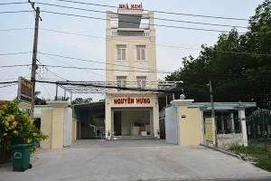 Khách sạn Nguyên Hưng image