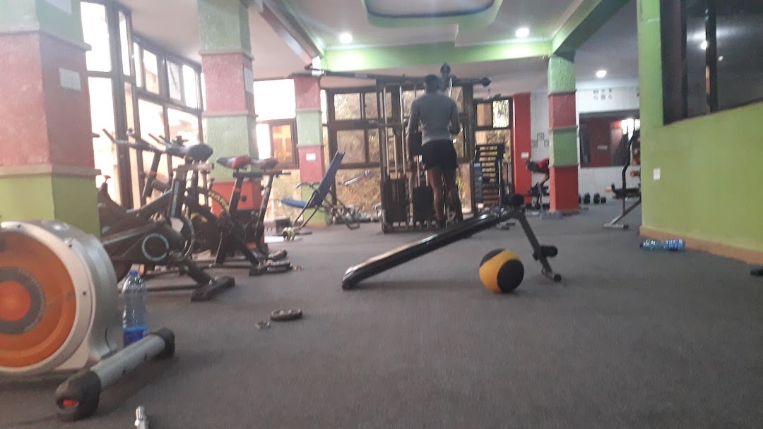 Plus fitness center & jogging club