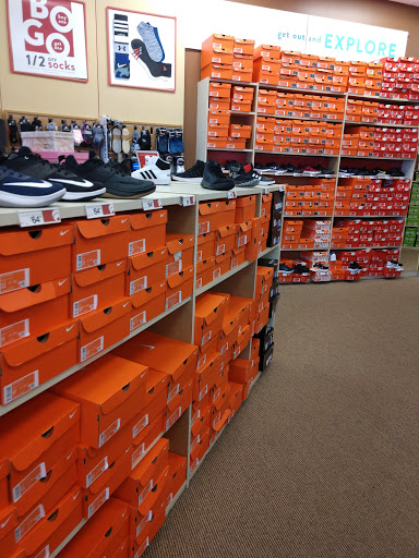 Shoe Store «Famous Footwear», reviews and photos, 2265 Walker Lake Rd, Mansfield, OH 44903, USA