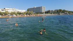 Mikro Kavouri beach'in fotoğrafı düz ve uzun ile birlikte