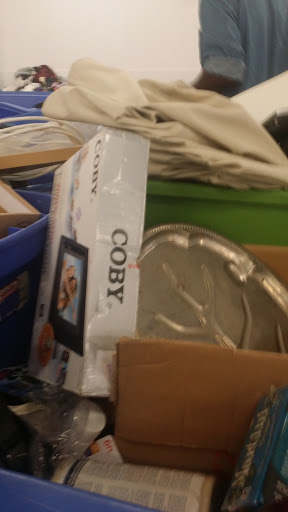 Thrift Store «Goodwill Industries Outlet Store & Donation Center», reviews and photos, 47-47 Van Dam St, Queens, NY 11101, USA