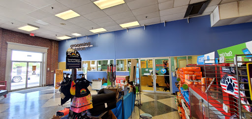 Pet Supply Store «Petco Animal Supplies», reviews and photos, 6612 Richmond Hwy, Alexandria, VA 22306, USA