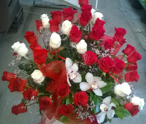 Florist «Flowers By Renia & Gifts», reviews and photos, 6404 Fresh Pond Rd, Flushing, NY 11385, USA