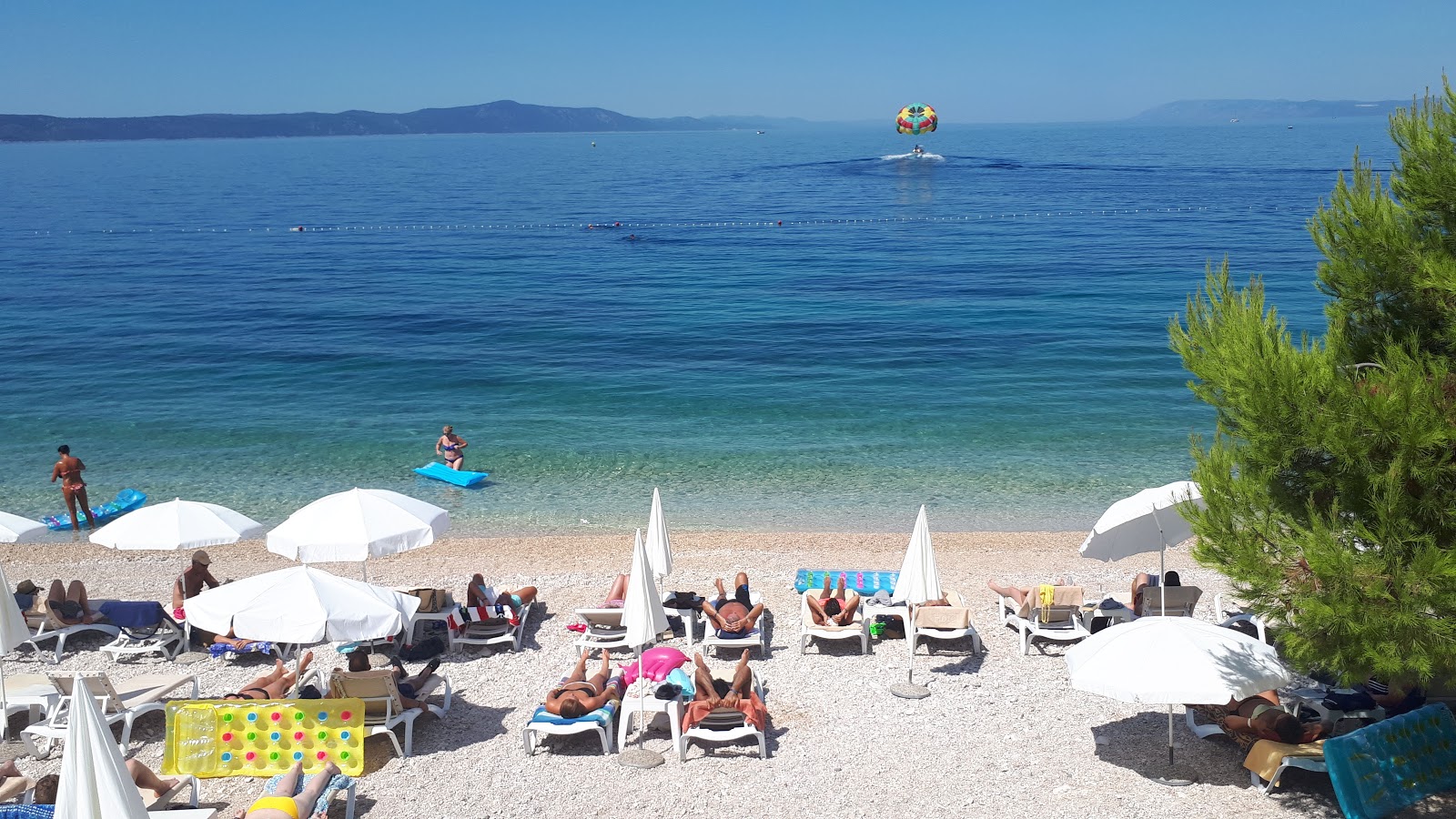 Foto von Porat beach II mit geräumige küstenlinie