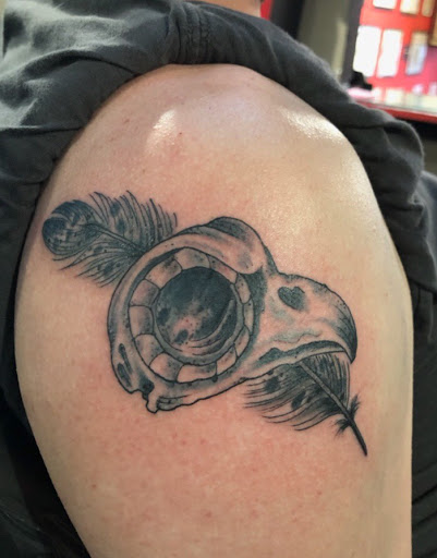 Tattoo Shop «Nine Lives Tattoo», reviews and photos, 61 N Holladay Dr, Seaside, OR 97138, USA