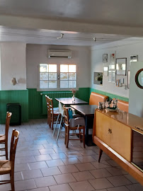 Atmosphère du Restaurant Paulette & Risette à Saint-Nauphary - n°1