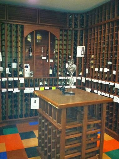 Wine Store «Gates Circle Wine and Liquor», reviews and photos, 1430 Delaware Ave, Buffalo, NY 14209, USA