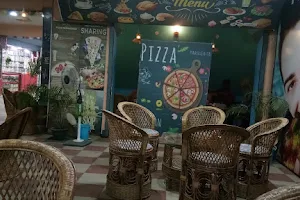 PIZZARIA image