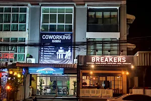 Breakers Sports Bar & Restaurant Rawai image