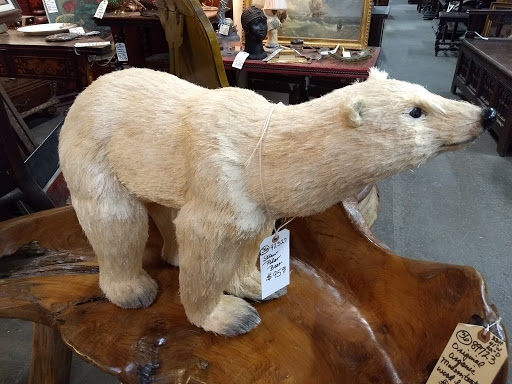 Antique Furniture Store «Lots of Furniture Antiques Warehouse», reviews and photos, 910 N Riverfront Blvd, Dallas, TX 75207, USA