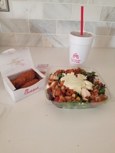 Fast Food Restaurant «Chick-fil-A», reviews and photos, 10180 W McDowell Rd, Avondale, AZ 85392, USA