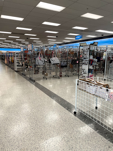 Clothing Store «Ross Dress for Less», reviews and photos, 2151 N Harris Blvd, Layton, UT 84041, USA