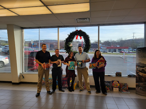 Car Dealer «Serafini Nissan», reviews and photos, 3101 Vestal Pkwy E, Vestal, NY 13850, USA