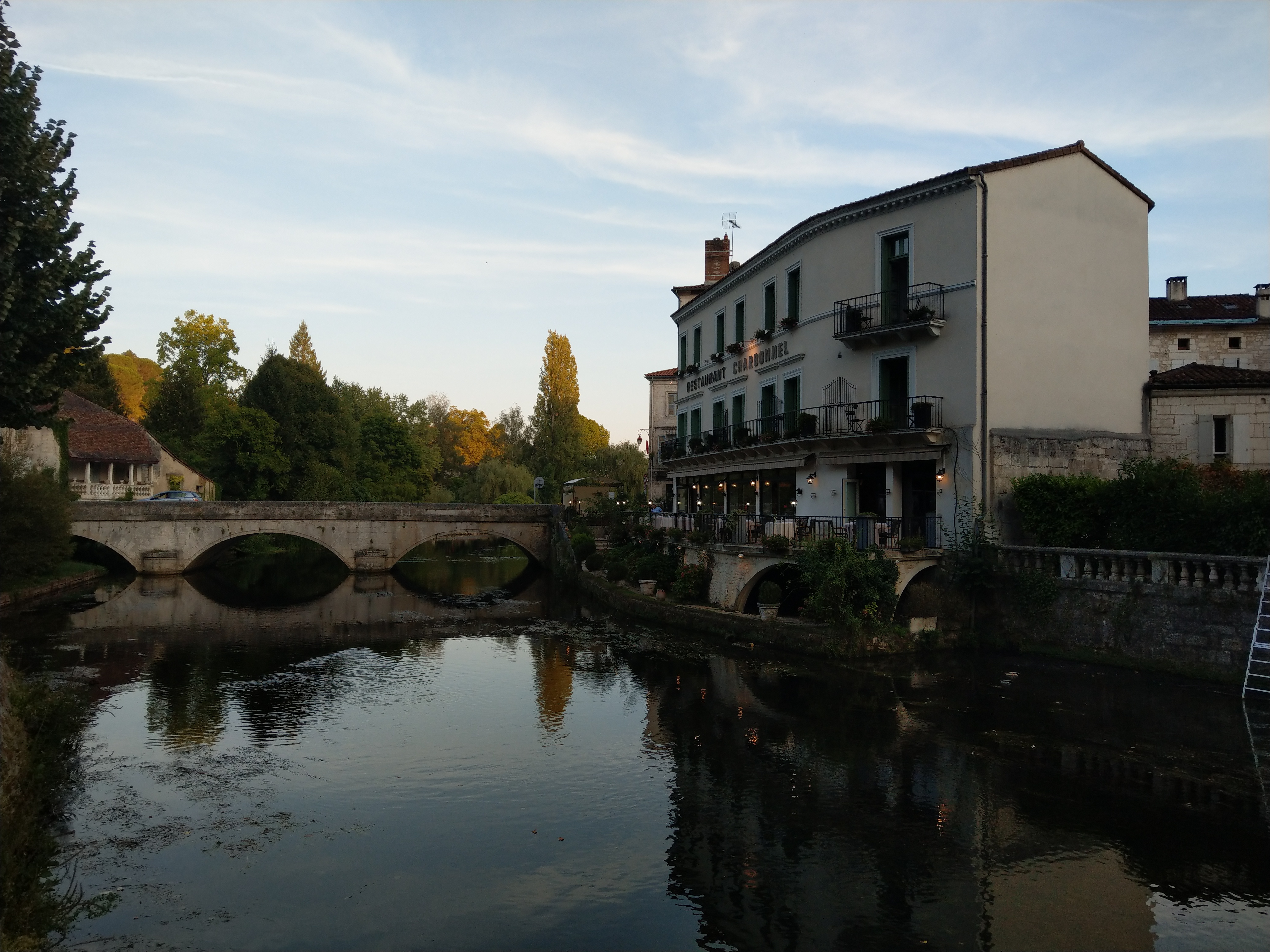 Photo n° 2 de l'avis de Ornate.a fait le 20/09/2018 à 19:13