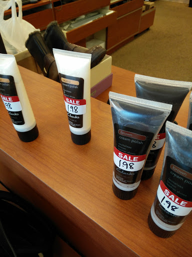 Shoe Store «Clarks Bostonian Outlet», reviews and photos, 30 Center Square, Hanover, PA 17331, USA