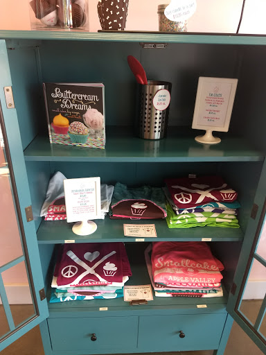 Dessert Shop «Smallcakes Cupcakery and Creamery», reviews and photos, 15624 Pilot Knob Rd, Apple Valley, MN 55124, USA