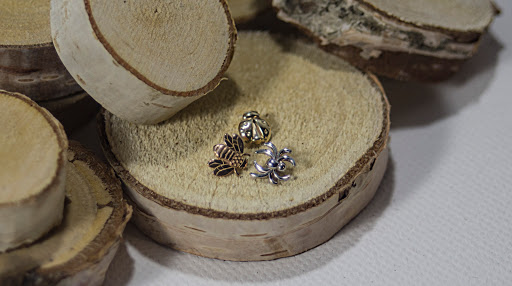 Explore black and white flower tattoo ideas, creative tattoo ideas in Bloomington, available at Smokin Aces Tattoo Company