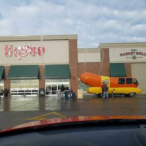 Grocery Store «Hy-Vee», reviews and photos, 9409 Zane Ave N, Brooklyn Park, MN 55443, USA
