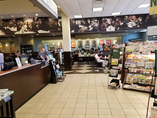 Book Store «Barnes & Noble Booksellers Boca Raton», reviews and photos, 1400 Glades Rd, Boca Raton, FL 33431, USA