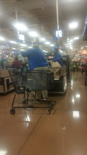 Grocery Store «Kroger», reviews and photos, 704 Euclid Ave, Lexington, KY 40502, USA