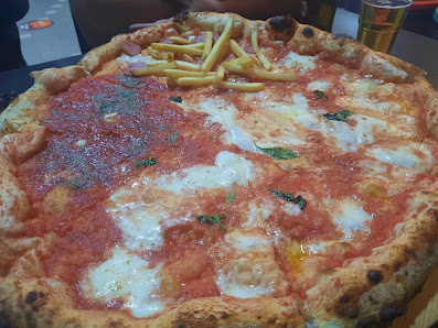 Chest'è pizza Corso Umberto I, 45, 83047 Lioni AV, Italia