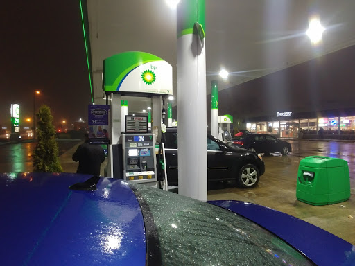Gas Station «BP - The Pride», reviews and photos, 200 N Randall Rd, Batavia, IL 60510, USA