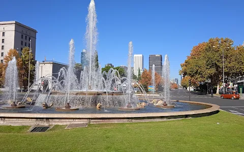 Fuente de la Plaza San Juan de la Cruz image