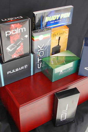 Smoking Area «Strange Clouds Smoke Shop», reviews and photos, 11757 Beach Blvd, Jacksonville, FL 32246, USA