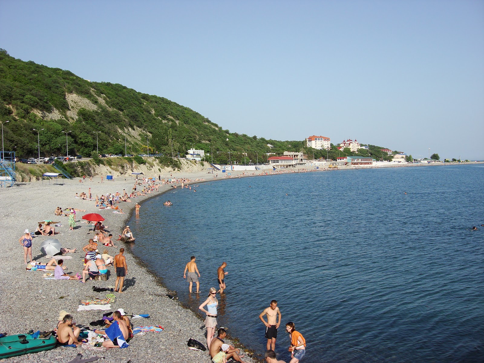 Foto van Shirokaya Balka met ruime baai