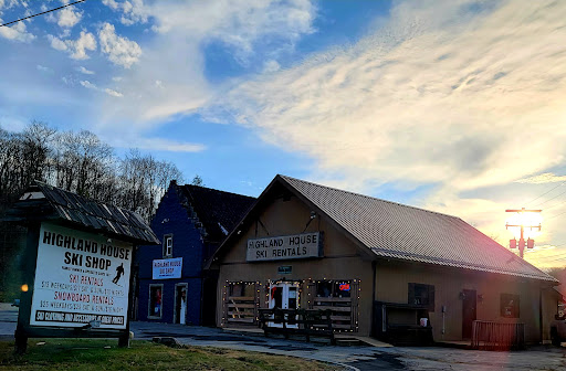 Highland House Ski Rentals, 4516 Tynecastle Hwy, Banner Elk, NC 28604, USA, 