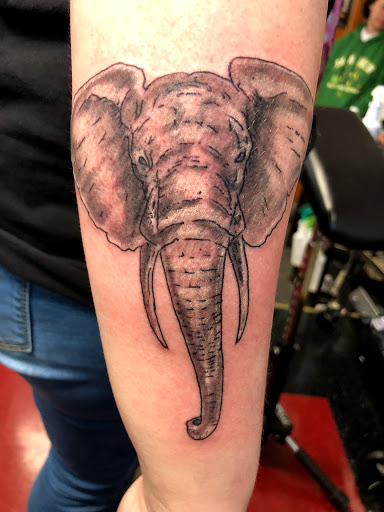 Tattoo Shop «Mystic Tattoo and Body Piercing», reviews and photos, 1150 Richmond Rd, Charlottesville, VA 22911, USA
