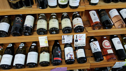 Liquor Store «Norwood Wines & Liquors», reviews and photos, 140 Nahatan St, Norwood, MA 02062, USA