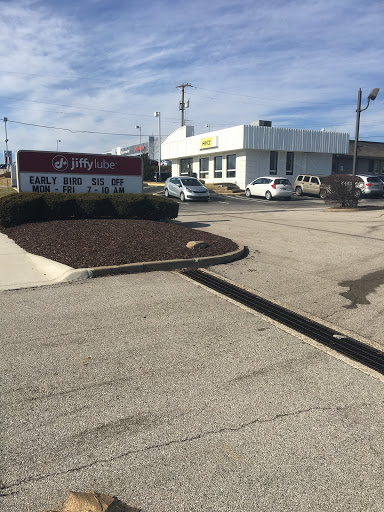 Oil Change Service «Jiffy Lube», reviews and photos, 14701 Manchester Rd, Ballwin, MO 63011, USA