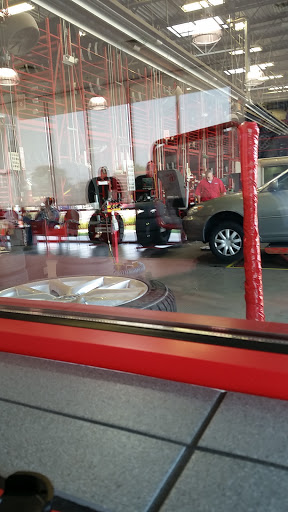 Tire Shop «Discount Tire Store - Eagan, MN», reviews and photos, 3575 Pilot Knob Rd, Eagan, MN 55122, USA