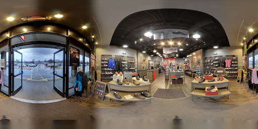 Shoe Store «New Balance Fairlawn», reviews and photos, 2691 W Market St, Fairlawn, OH 44333, USA