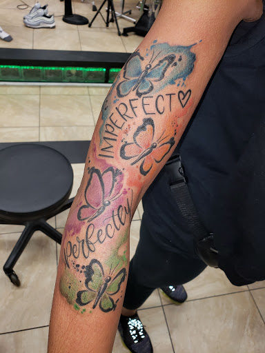Tattoo Shop «Konkrete Jungle Kustom Tattoo», reviews and photos, 6590 Old Waterloo Rd, Elkridge, MD 21075, USA