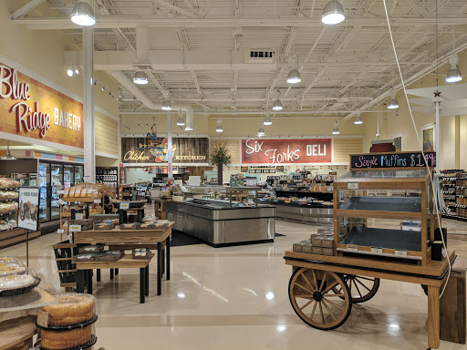 Grocery Store «Lowes Foods on Strickland Road», reviews and photos, 9600 Strickland Rd, Raleigh, NC 27615, USA