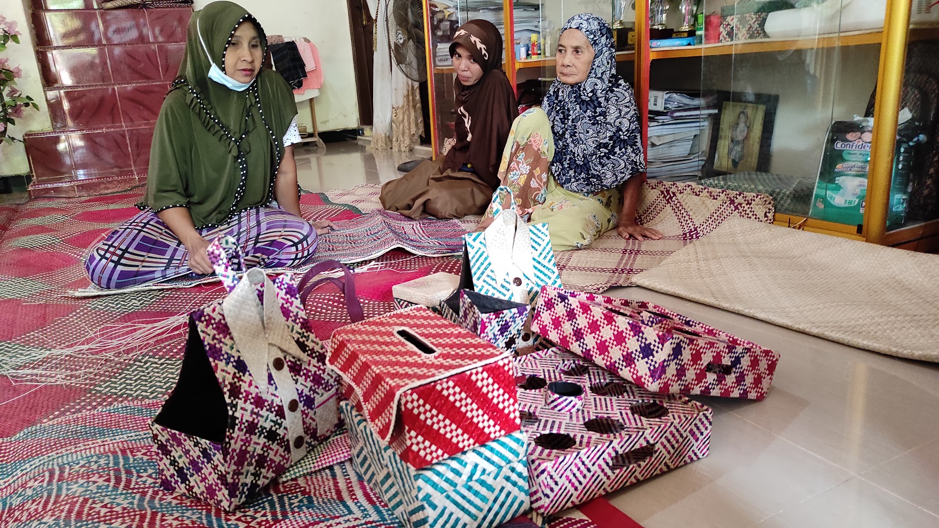 Koperasi Wanita Udeep Beusaree Syariah Photo