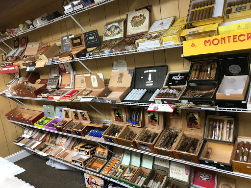 Tobacco Shop «Robbins Cigar Co», reviews and photos, 5 Davis Square, Somerville, MA 02144, USA