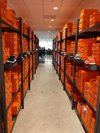 Clothing Store «Nike Factory Store», reviews and photos, 603 Stanley K Tanger Dr, Lancaster, PA 17602, USA