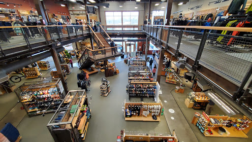 Camping Store «REI», reviews and photos, 3334 W Friendly Ave #140, Greensboro, NC 27410, USA