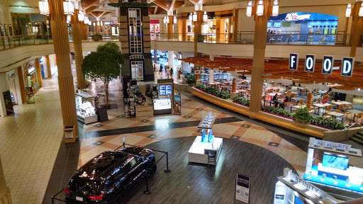 Shopping Mall «Stratford Square Mall», reviews and photos, 152 Stratford Dr, Bloomingdale, IL 60108, USA