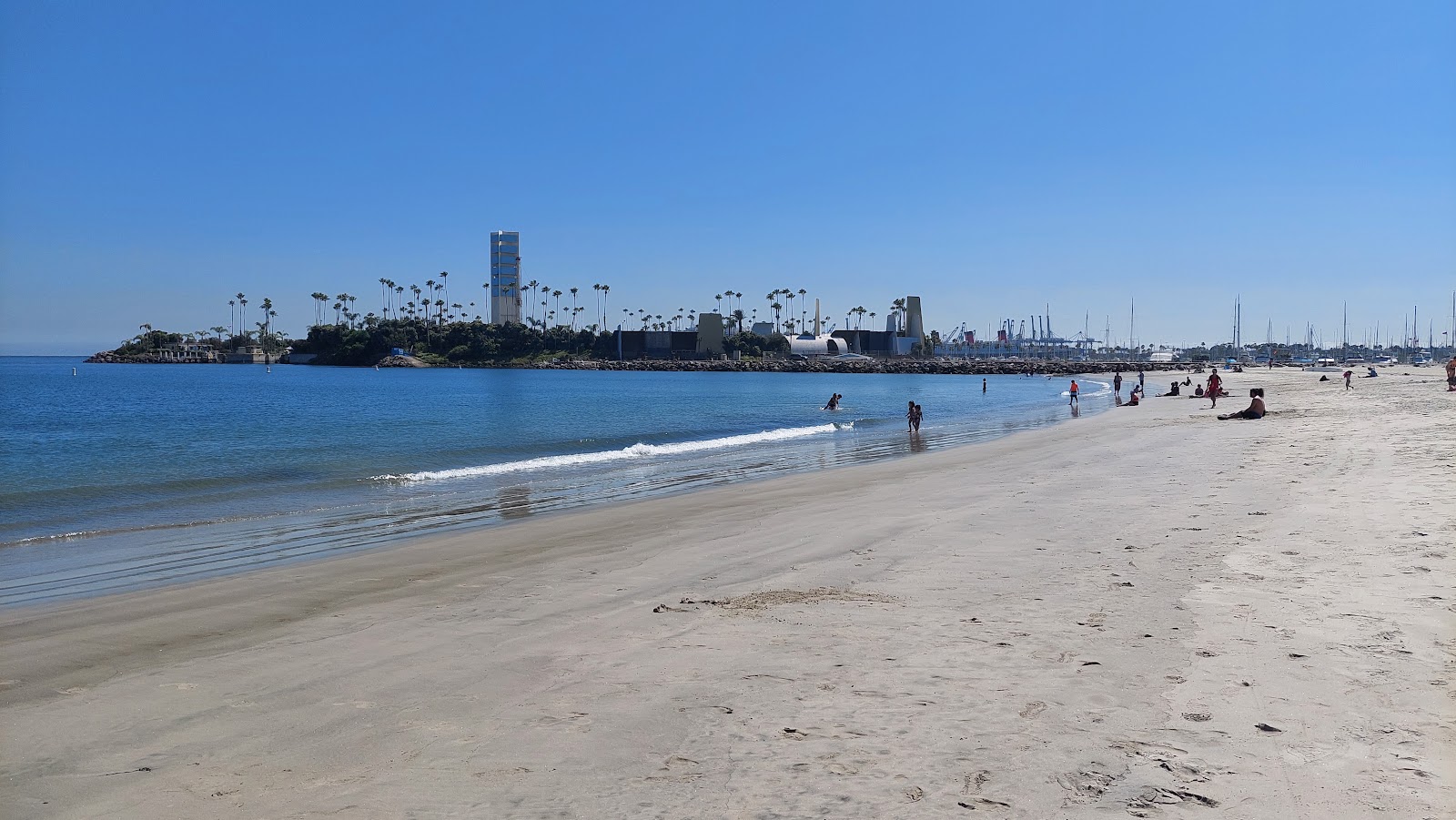 Alamitos Beach (Long Beach, California) on the map with photos and