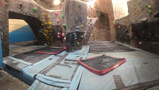 Rock Climbing Gym «Hangar 18 Indoor Climbing Gym - East Riverside», reviews and photos, 2111 Iowa Ave, Riverside, CA 92507, USA