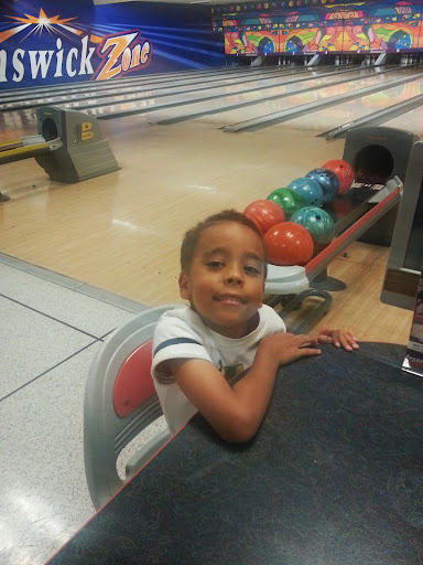 Bowling Alley «Brunswick Zone Turnersville Lanes», reviews and photos, 100 American Blvd, Turnersville, NJ 08012, USA