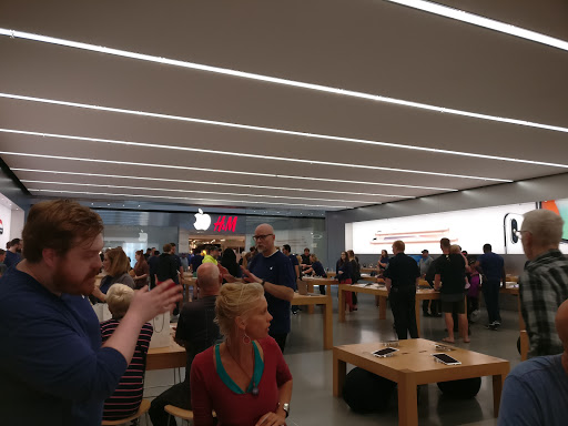 Computer Store «Apple Washington Square», reviews and photos, 9585 SW Washington Square Rd, Tigard, OR 97223, USA