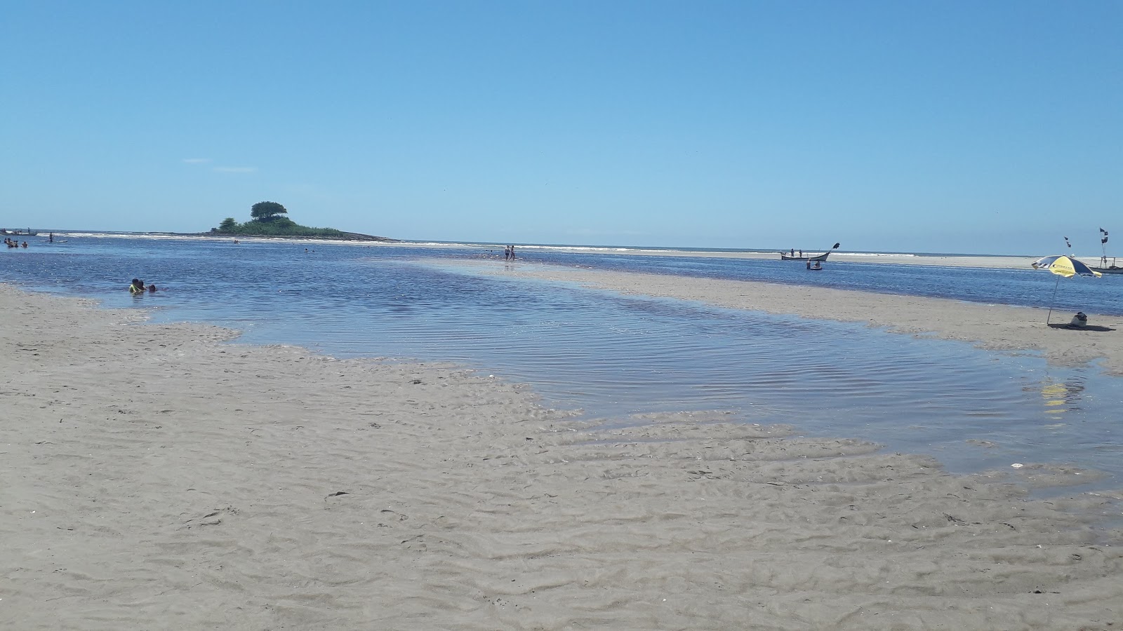 Foto von Barra do Sai Strand mit langer gerader strand