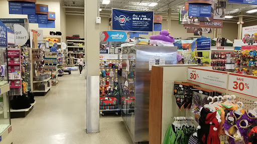 Pet Supply Store «PetSmart», reviews and photos, 60 NJ-17, Paramus, NJ 07652, USA